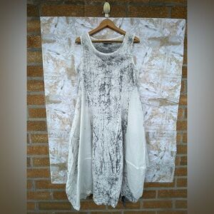 “Eleven Stitch Design Travel Bubble Dress Medium, White/Gray Tie‑Dye Balloon